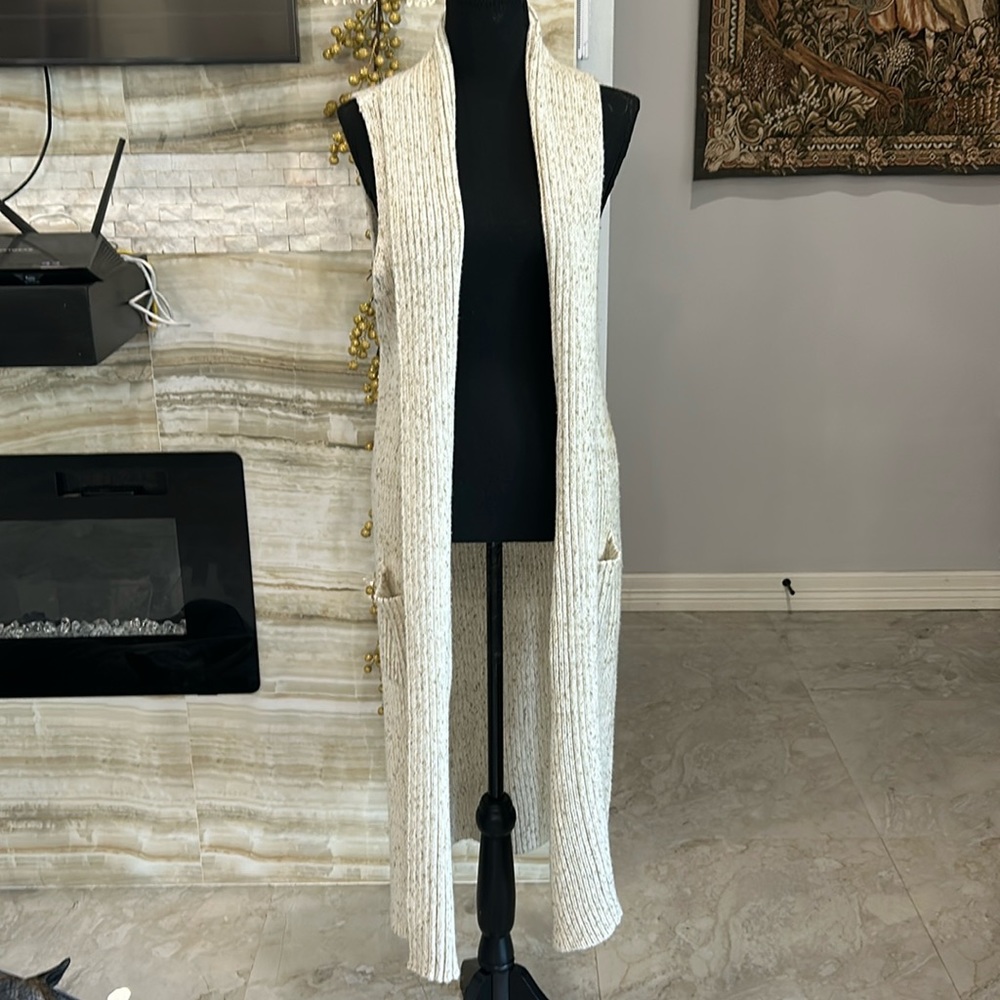 Cecico Long Open Sleeveless Cardigan. Size M‎